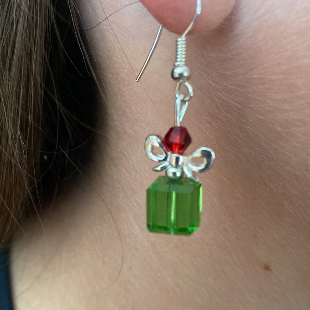 NEW Handmade Red, Green & Silver Christmas Gift Package Earrings - Picture 3 of 6